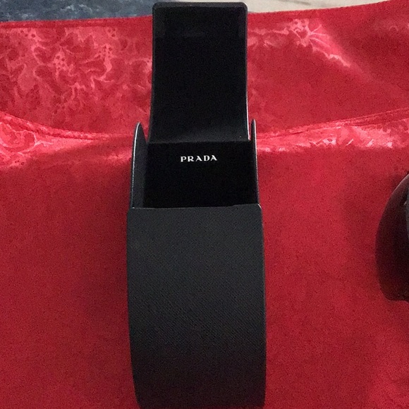 Sunglasses - Picture 3 of 7